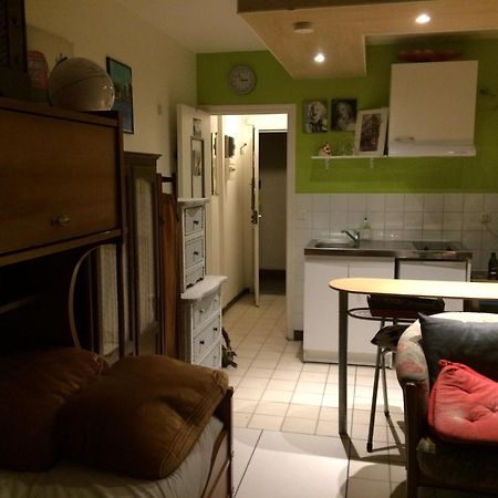 Studio Pigalle De 25 M2 - 2 Lits Simples Type Gigogne Pour 2 Personnes - Coeur Touristique De Paris - 2 Minutes De La Station Metro Pigalle ,Petit Train Vers La Butte Montmartre-Cabarets Moulin Rouge,Chez Michou-Restaurants Bouillon Pigalle,Berliner Экстерьер фото