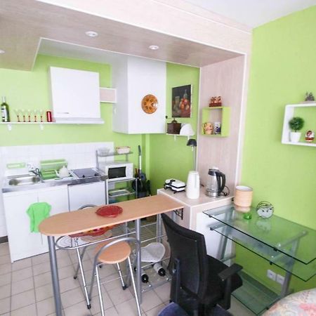 Studio Pigalle De 25 M2 - 2 Lits Simples Type Gigogne Pour 2 Personnes - Coeur Touristique De Paris - 2 Minutes De La Station Metro Pigalle ,Petit Train Vers La Butte Montmartre-Cabarets Moulin Rouge,Chez Michou-Restaurants Bouillon Pigalle,Berliner Экстерьер фото