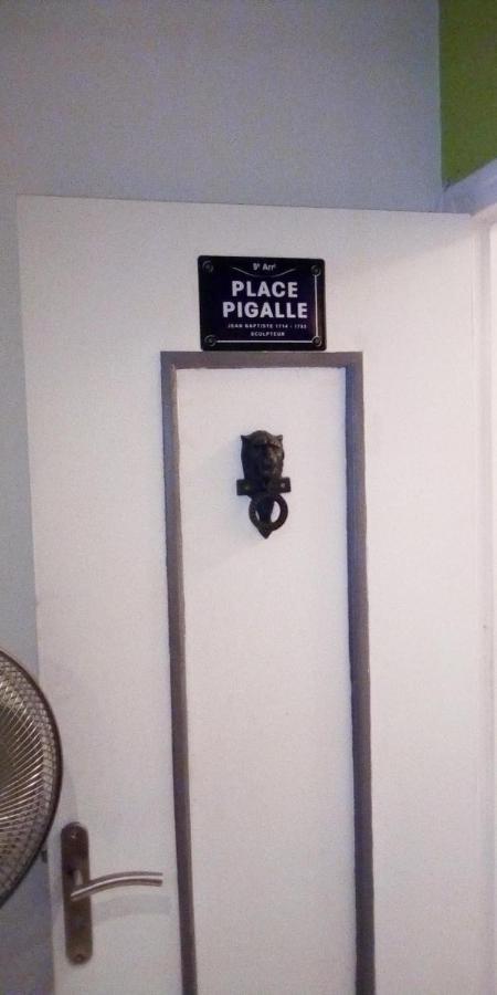 Studio Pigalle De 25 M2 - 2 Lits Simples Type Gigogne Pour 2 Personnes - Coeur Touristique De Paris - 2 Minutes De La Station Metro Pigalle ,Petit Train Vers La Butte Montmartre-Cabarets Moulin Rouge,Chez Michou-Restaurants Bouillon Pigalle,Berliner Экстерьер фото