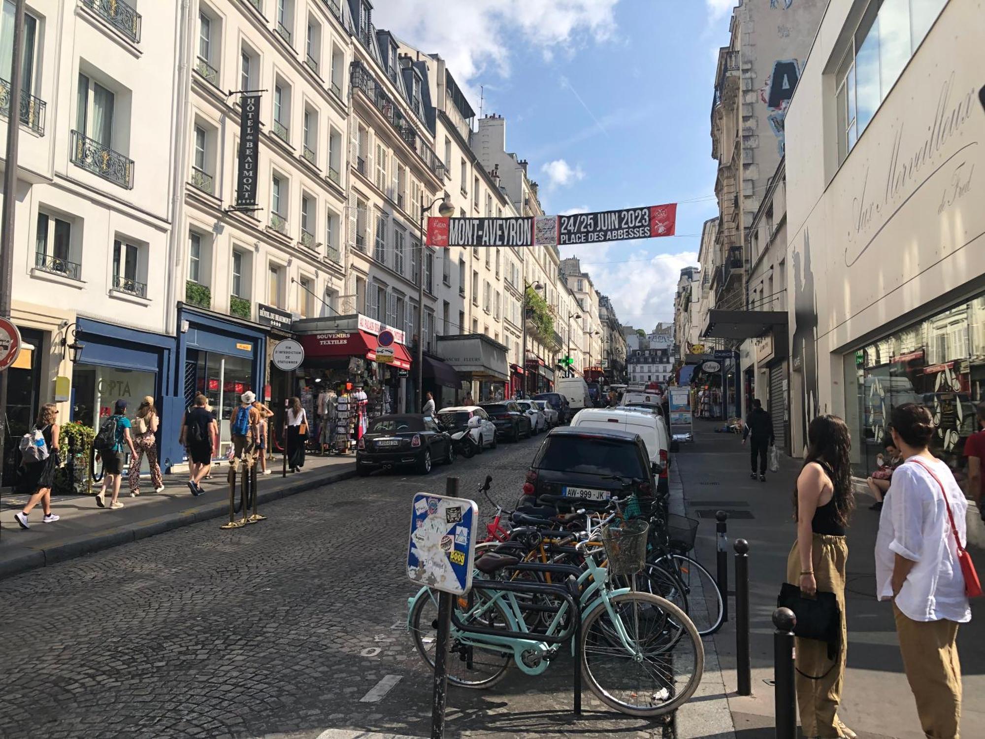 Studio Pigalle De 25 M2 - 2 Lits Simples Type Gigogne Pour 2 Personnes - Coeur Touristique De Paris - 2 Minutes De La Station Metro Pigalle ,Petit Train Vers La Butte Montmartre-Cabarets Moulin Rouge,Chez Michou-Restaurants Bouillon Pigalle,Berliner Экстерьер фото